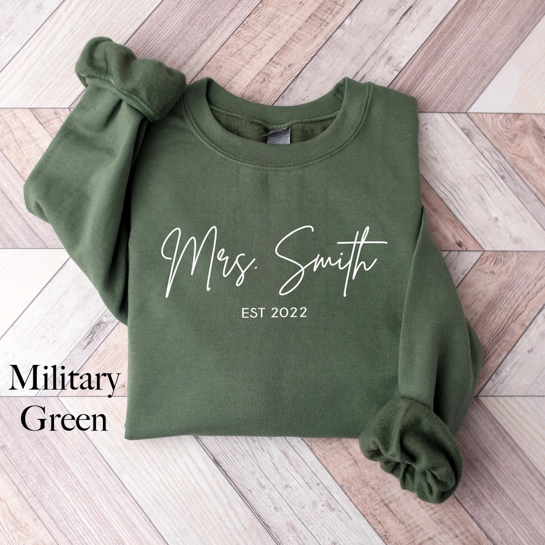 Custom Mrs Sweatshirt Mrs Last Name Sweatshirt Bride - Etsy | Etsy (US)