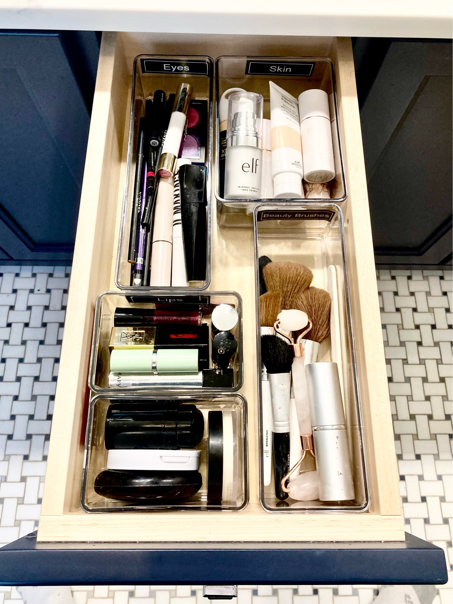 Drawer organization is a game changer in the morning!✨ The Home Edit Drawer organizers

#LTKhome