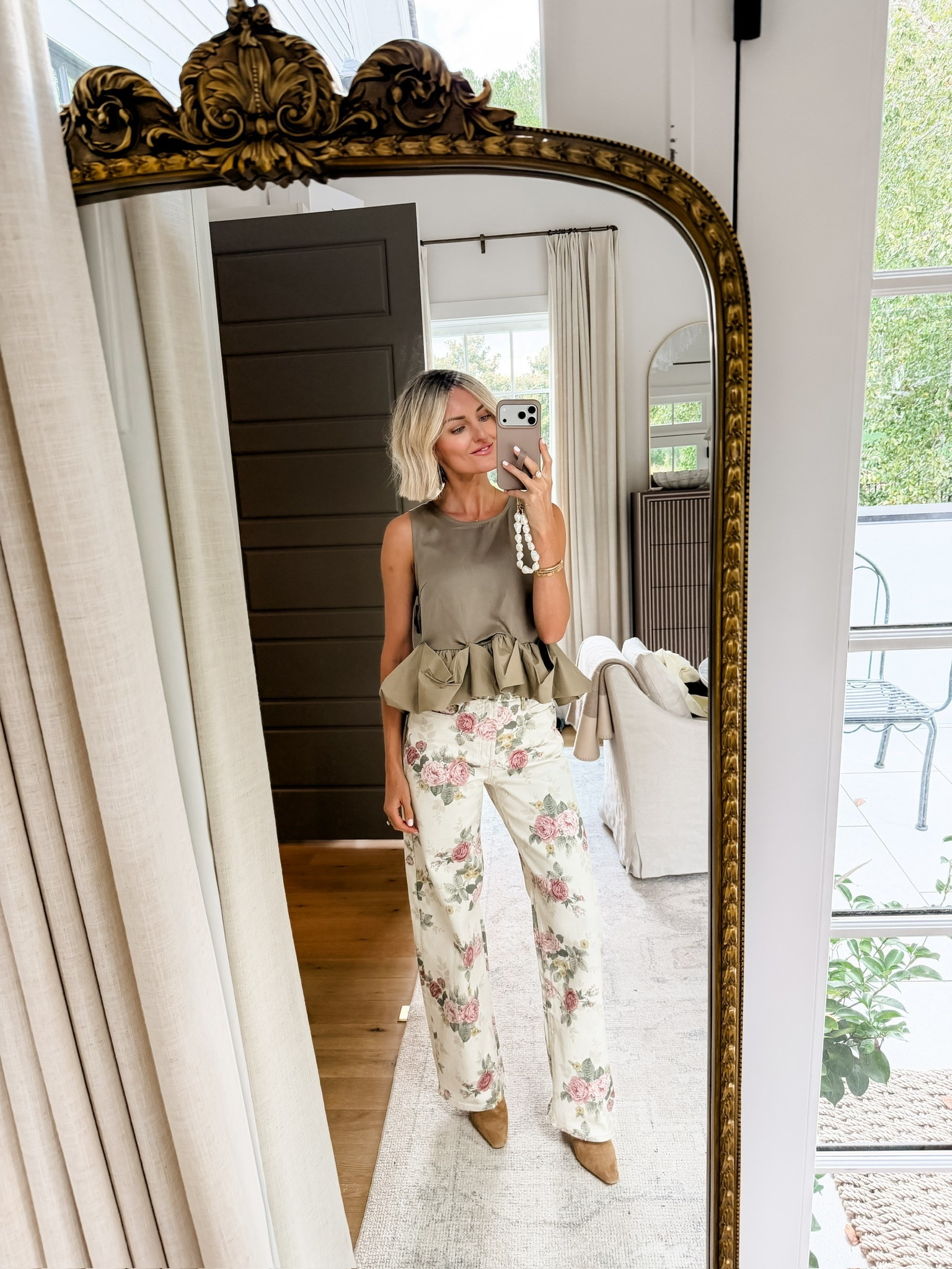 These floral pants are currently on sale!! So excited to style these for fall! Wearing XS/2.

Loverly Grey, Old Navy, floral denim, floral jeans, sale alert

#LTKootd #LTKSeasonal #LTKSaleAlert