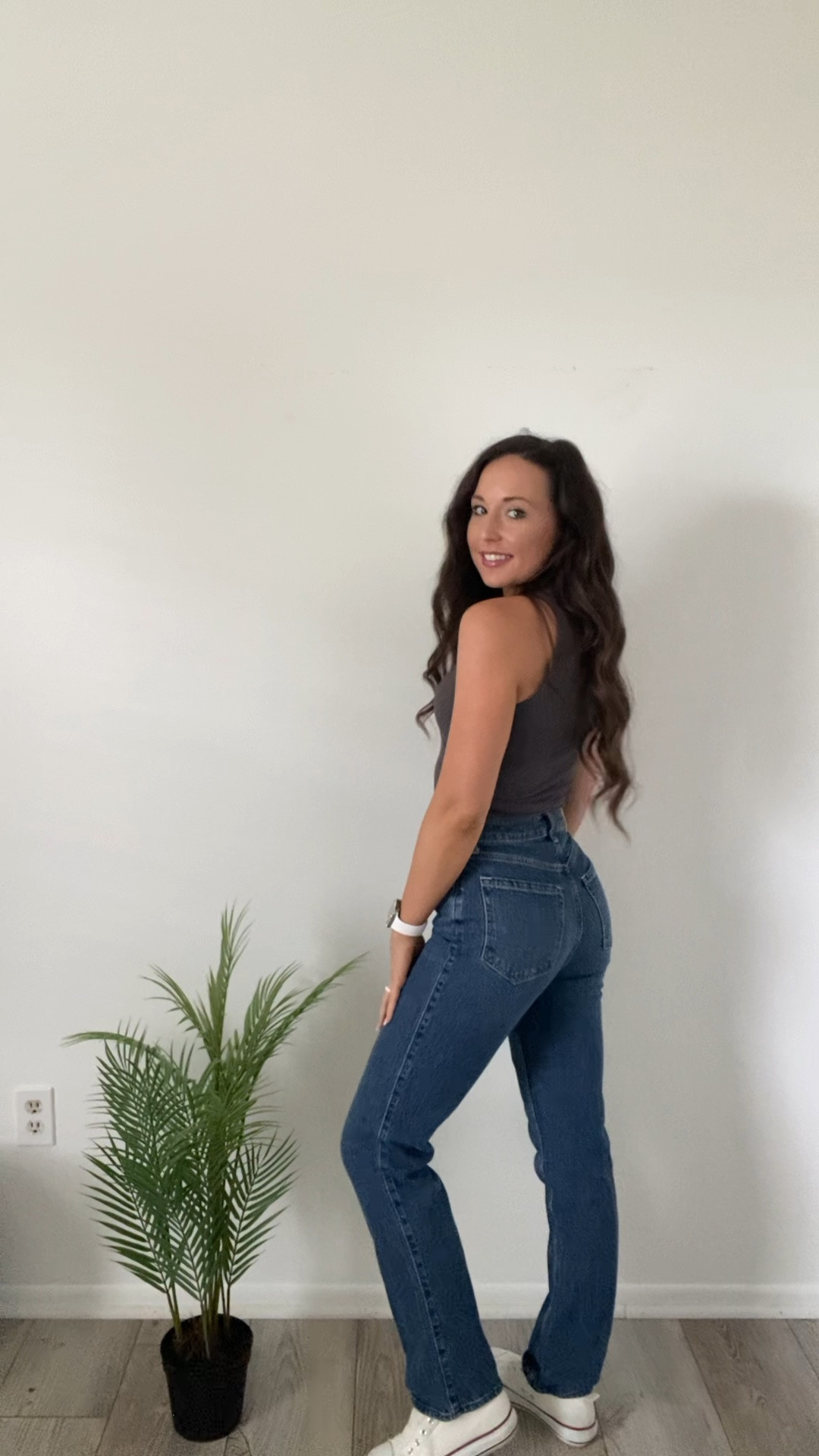 90s straight leg jeans 

#LTKstyletip #LTKSeasonal #LTKSpringSale