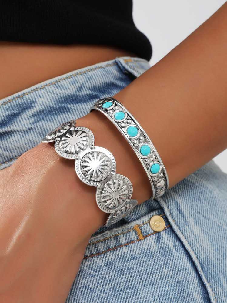 2pcs/Set Women's Western Style Carved Metal Bangle Bracelet Set | SHEIN