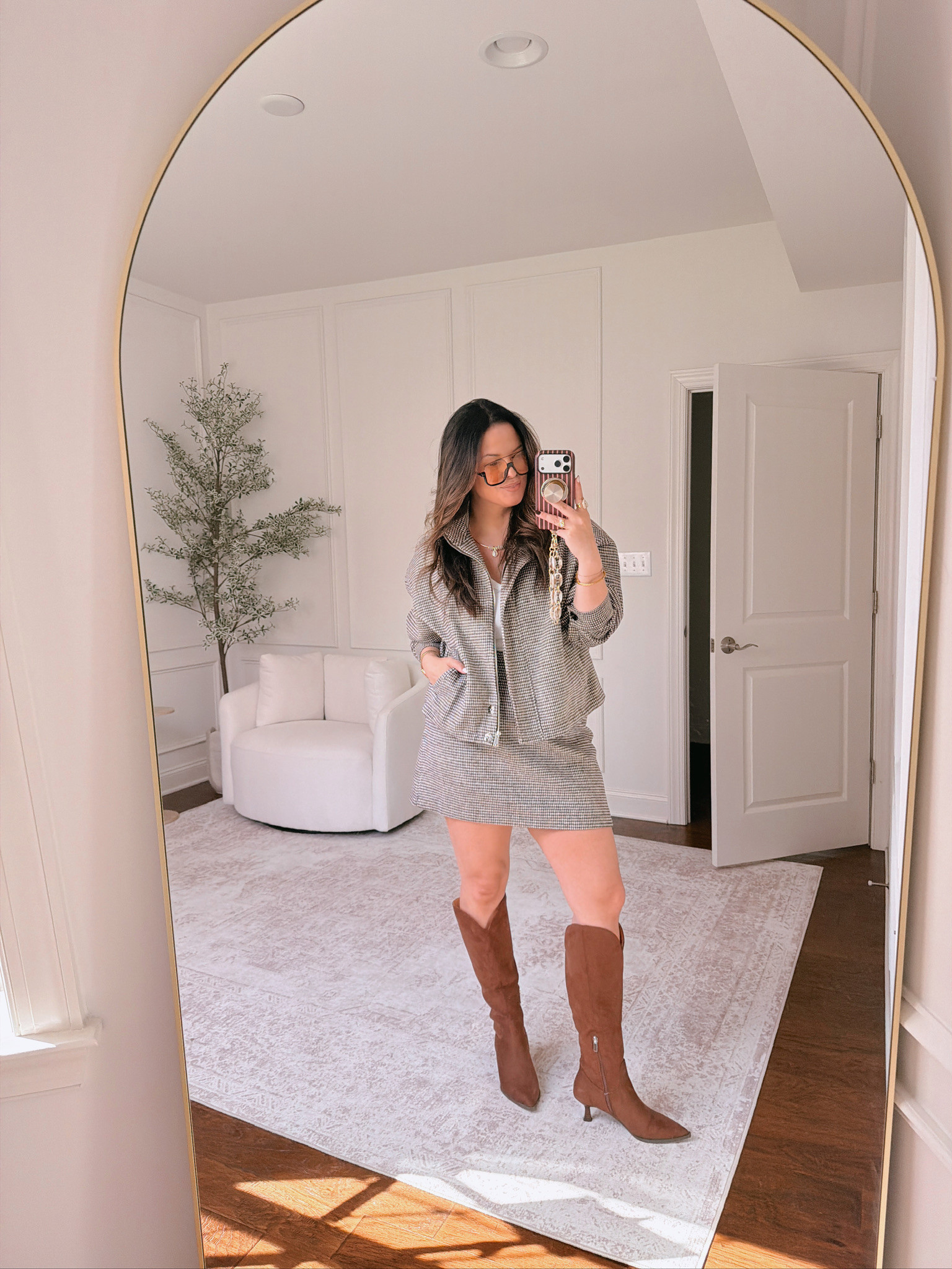 Wearing a large in the top and an XL in the pants 

 #LTKSeasonal #LTKMidsize