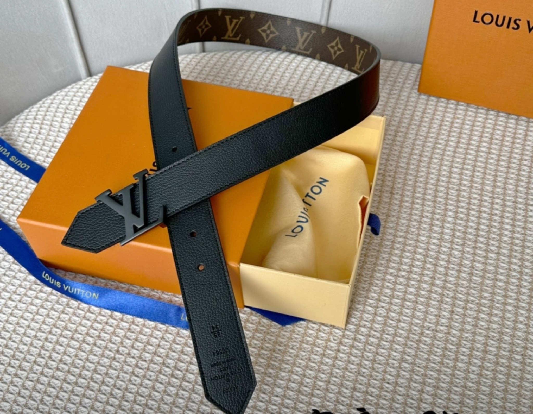 LOUIS VUITTON DAILY MULTI POCKET BELT REVEAL - Luxeaholic