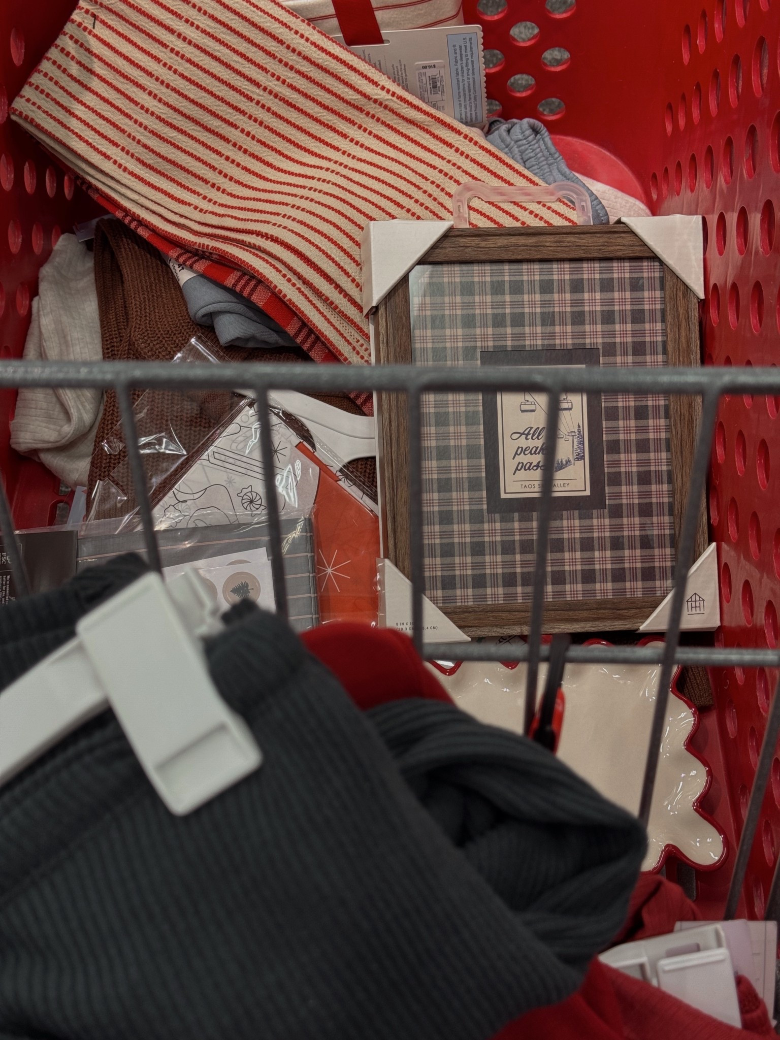 Recent target haul ❤️🤍

#LTKFindsUnder100 #LTKSeasonal #LTKHoliday