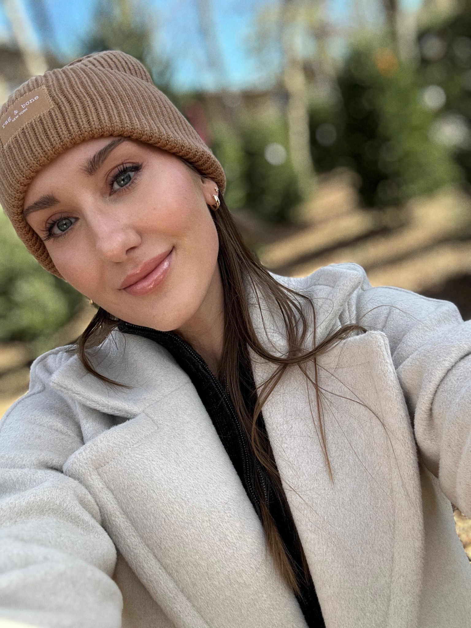 The best beanie- comes in lots of colors 
Lipcolor in darling pink 
Foundation in linen
Bronzer beach walk Betty
Chanel sculpting stick highlight
Blush in Gina 


#LTKootd #LTKHoliday
