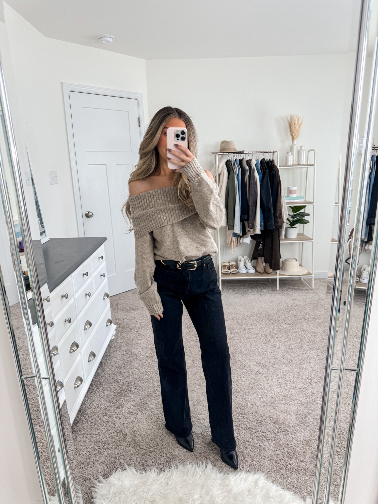 Thanksgiving outfit idea 
+ sweater: xs 
+ jeans: 25 short 
+ boots: true to size 

#LTKSeasonal #LTKSaleAlert #LTKCyberWeek