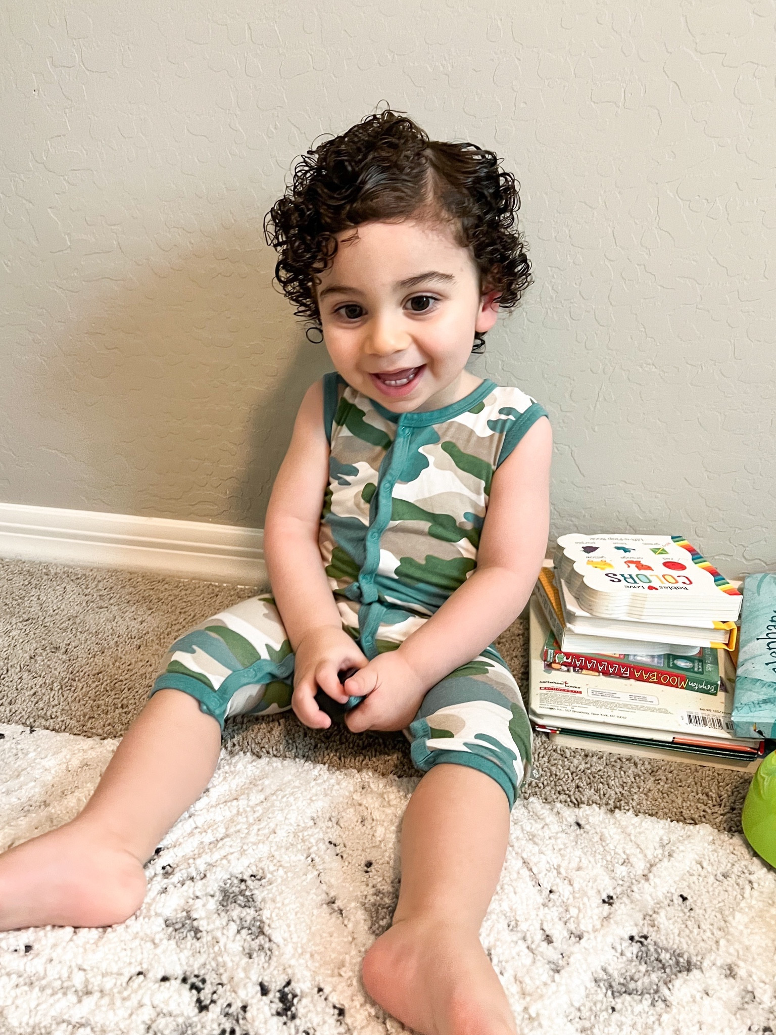 Kyte baby romper 12-18M 

#kytebaby #kytebabysale #kytebabyromper #babymusthaves #toddlerkids #babyessentials #babyshowergifts #giftideasfornewmom #giftideasforbaby #babyshower #babyregistry 

#LTKsalealert #LTKkids #LTKbaby