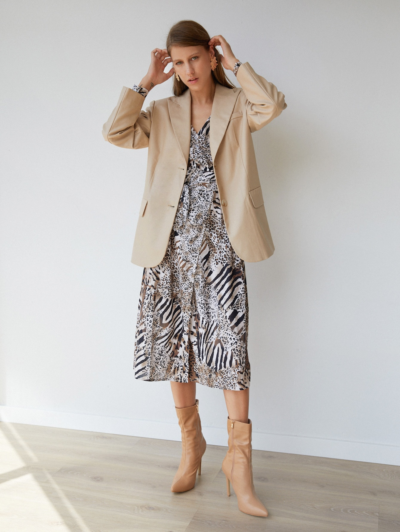 SHEIN Blazer unicolor de cuello pico | SHEIN