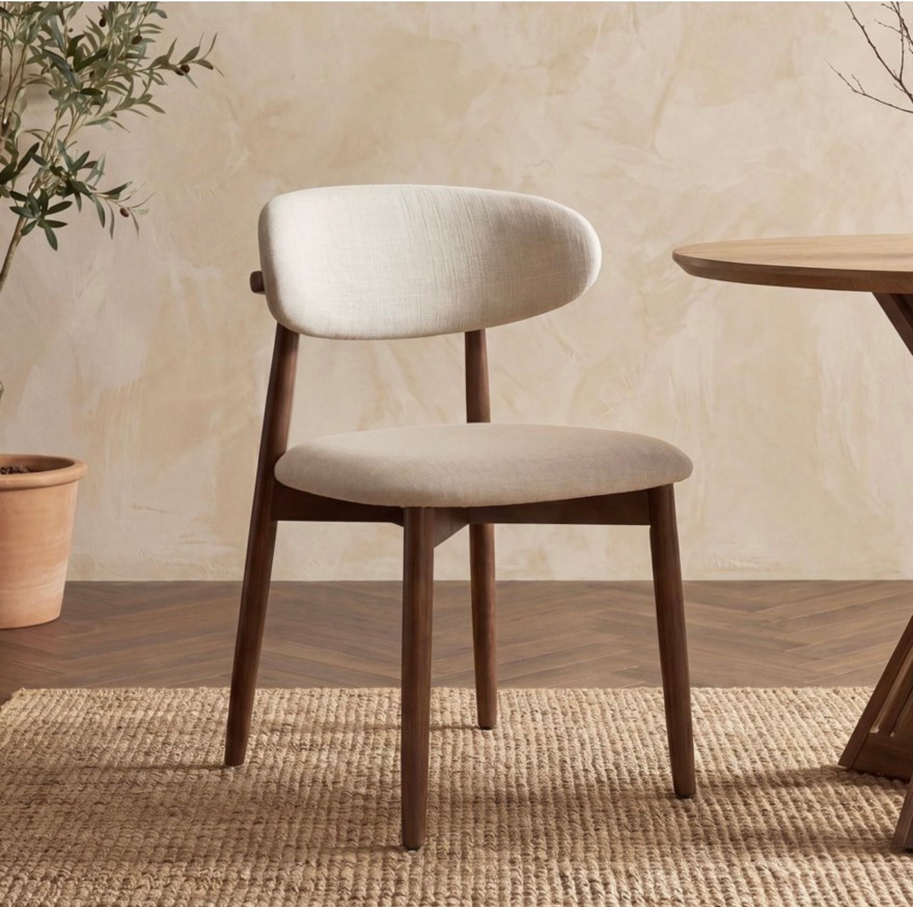 These target chairs are 10/10. Easy set up and look so nice! We have the color Beige

#target #homedecor #kitchenchairs