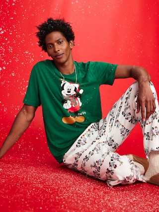 Old Navy x Disney Holiday-Graphic T-Shirt for Men | Old Navy (US)