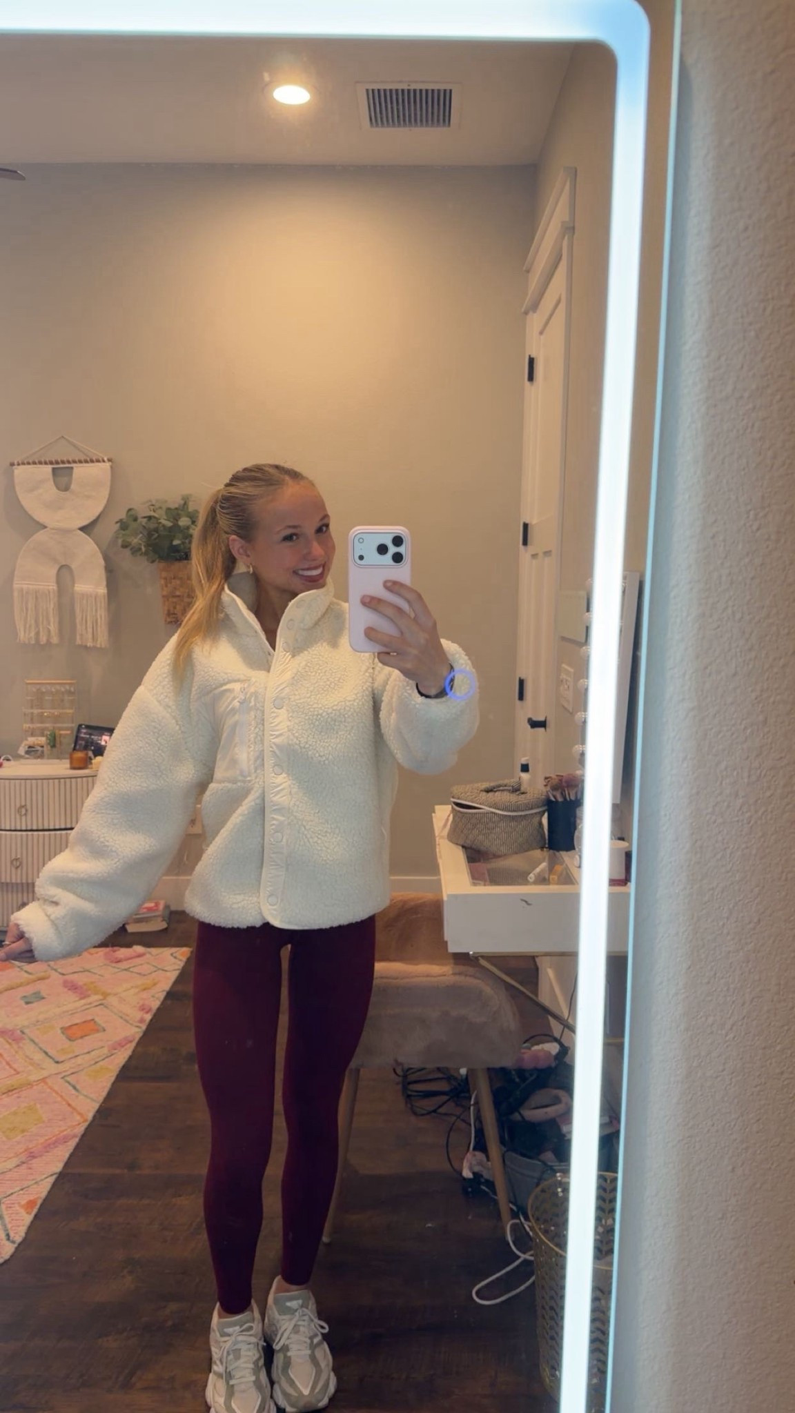 Casual winter athliesure fit!! 🤍🤍

#LTKGiftGuide #LTKHoliday #LTKdayinmylife
