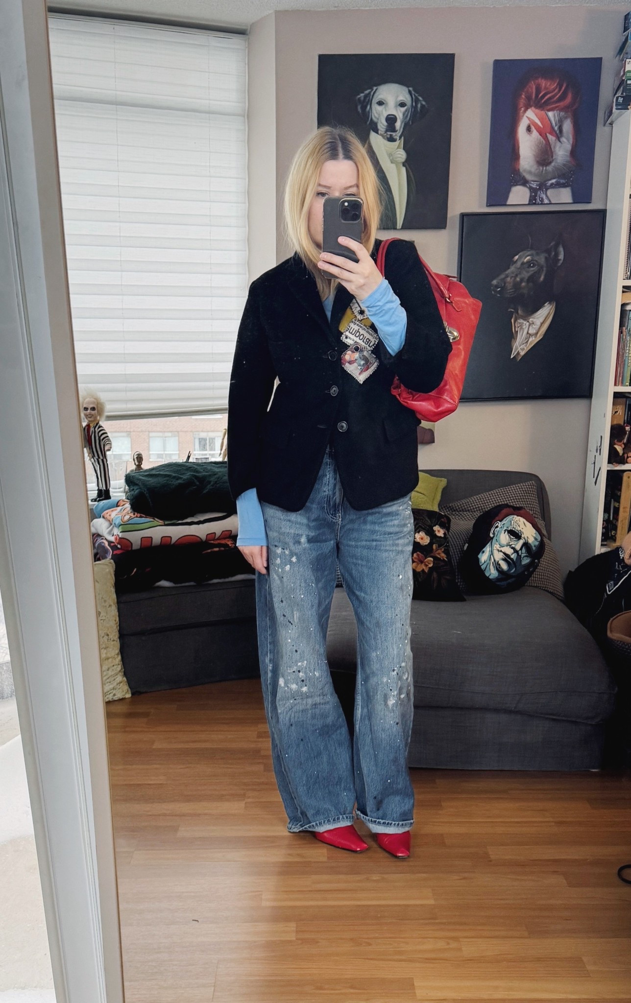 And because I’m currently under an electric blanket because there was a snow storm last night, this is from Monday. 

Blazer, boots, and bag are vintage. 



#LTKOver40 #LTKootd