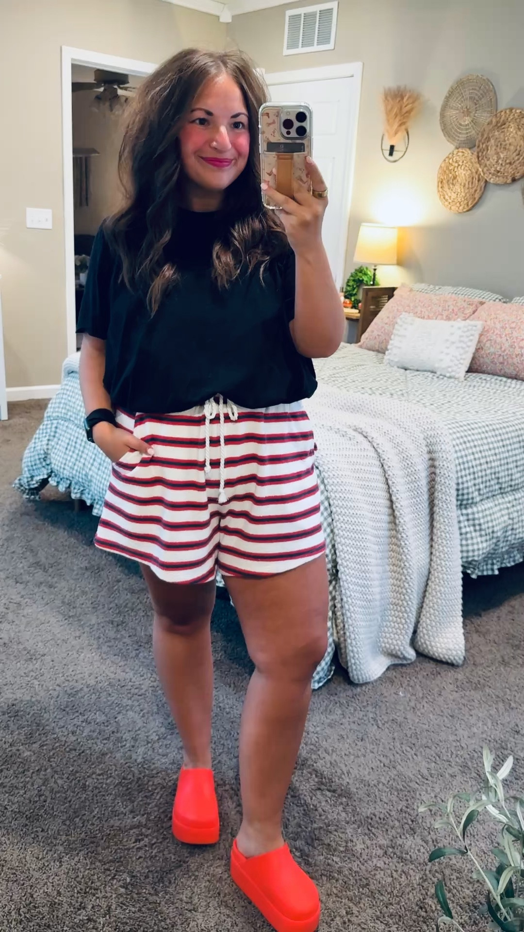 Red, white & cute ❤️

platform crocs: fit oversized // wearing a 2
shorts: fit oversized // wearing a large (could’ve sized down to a medium)
bubble tee: fits true to size // wearing a large 

 #LTKootd #LTKMidsize