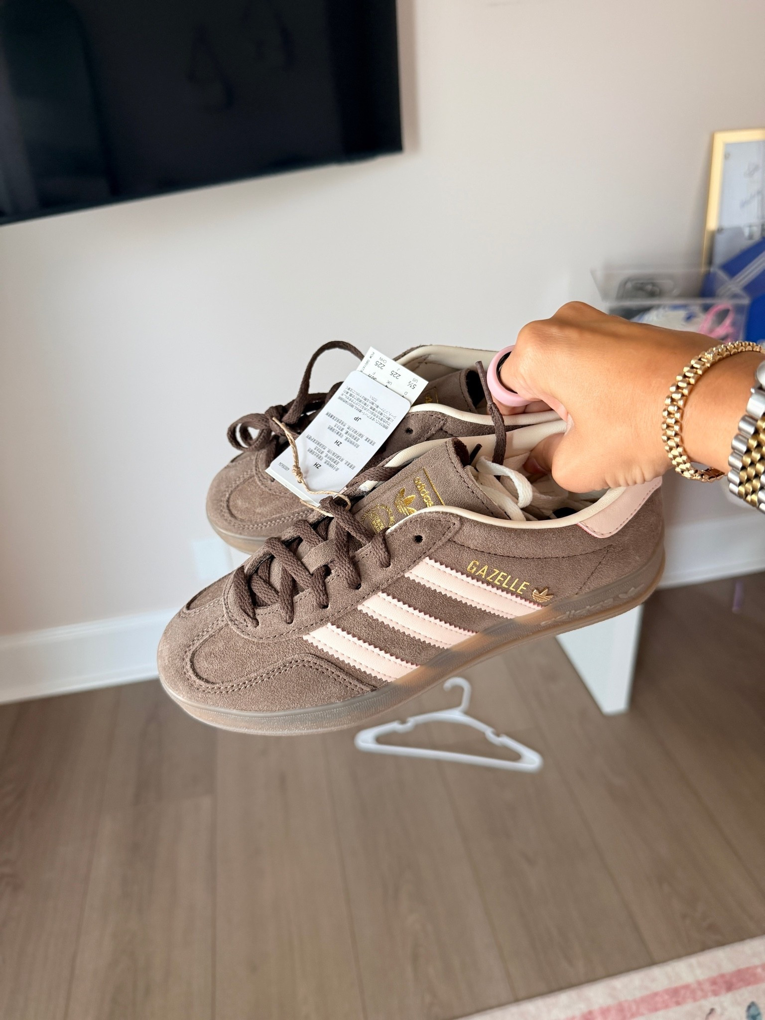 The perfect fall tennis shoe 🍁🤎

#LTKgrwm #LTKSeasonal #LTKmomlife