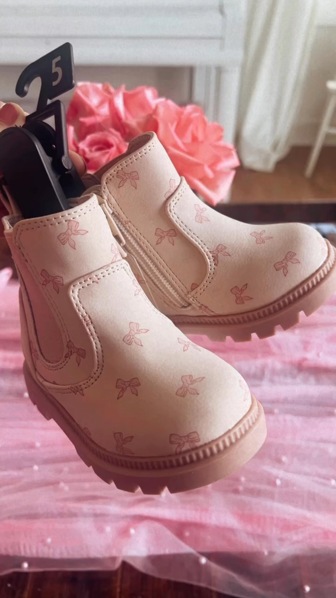 Bow booties 🎀

#LTKBaby #LTKKids #LTKShoeCrush