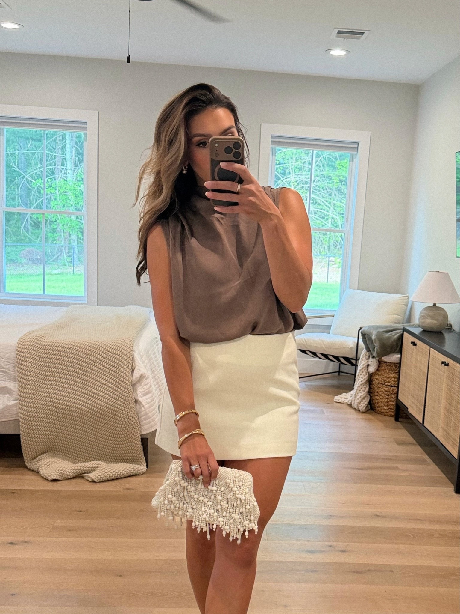 Summer dinner ☀️

Brown mock neck linen like top, white mini skirt, white beaded clutch, Showpo, topshop, asos