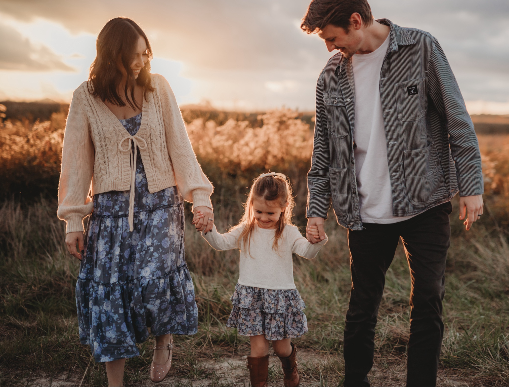 Mommy and me Family matching coordinating dresses for Fall Family photos pictures outfits. Neutral, blue floral outfits 🩵🌾

Francesca’s blue floral dress
Carter’s outfits for toddler girls 
