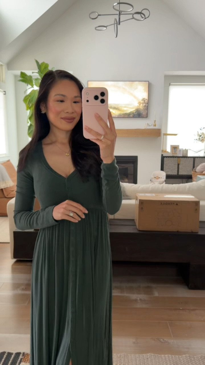 Love this rib nursing dress that is great for postpartum and maternity! Super soft and great for cooler spring weather. I own it in three colors and love the pine green. On sale for 20% off! 

#LTKSeasonal #LTKootd