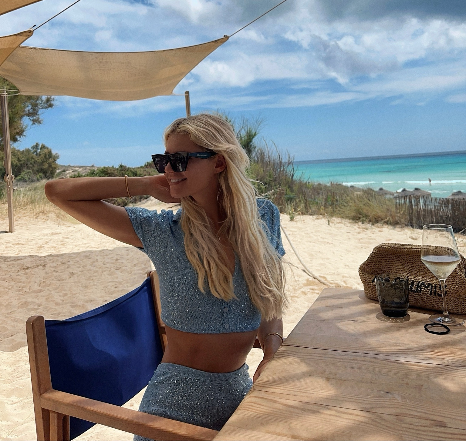 I am wearing 
- Meshki set (Size S)
- Celine sunglasses 

#beachclub #lunch #blacksunglasses #celinesonnenbrille