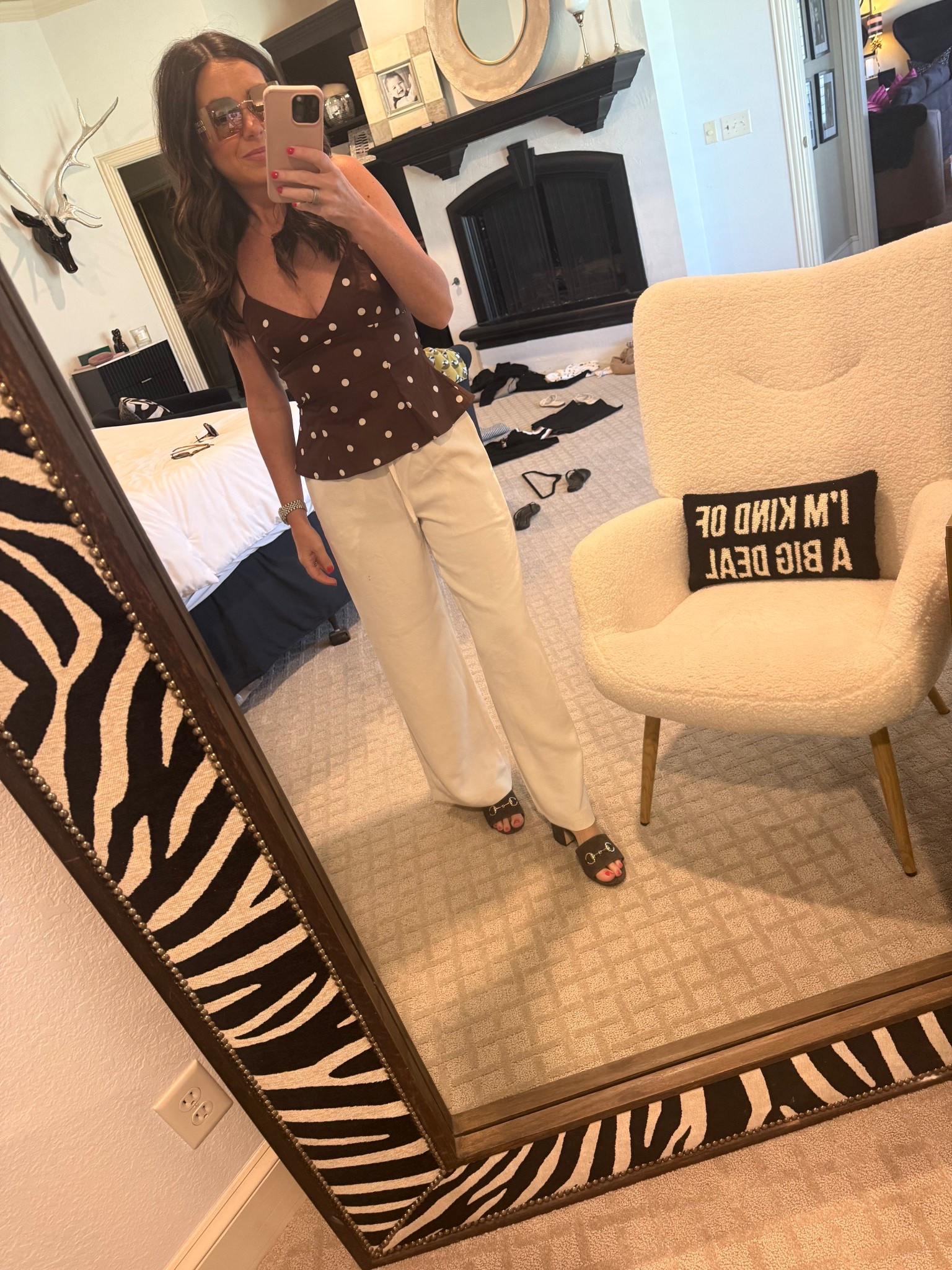 🤎🤍🤎🤍

Top: extra small
Pants: extra small 

Date night
Date night outfit
Aritzia pants
The lodge pants
Brown Gucci heels
Gucci
Gucci heels
Hm
H&M
Polka dot
Polka dot top
#LTKSpringSale

#LTKOver40 #LTKootd