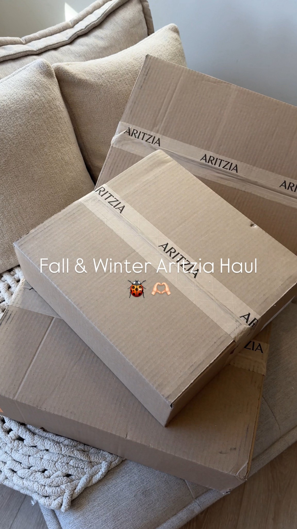 All knits are in a size small. They fit oversized as your true size. No need to size up! 
Grey cardigan: medium 
Pants and skirts: small or size 4 
Jackets: size small 

#LTKcanada #LTKwinter #LTKfall