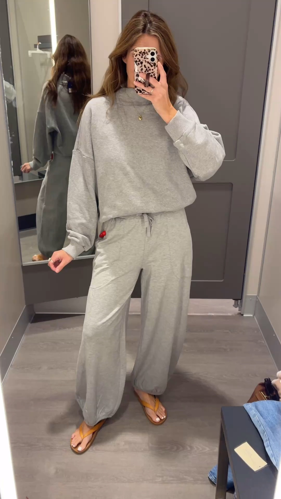 @Target Fitting Room 🤎

Can’t get over these JoyLab pieces! The mock sweatshirt is sooo cute and these balloon style pants are beyond comfy!

The new blue striped sweater is super soft. The plaid has a relaxed fit, not stiff. Lots of movement and I lates them with the viral flare jeans👌

Medium flannel
Medium blue stripes
Flare jeans-6 slightly big in the waist
Joy lab mock neck sweatshirt- xs
Gray balloon pants - small
