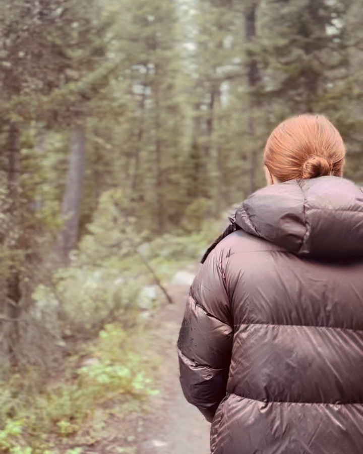 The views at the Grand Tetons are unreal, so serene and peaceful. I added my winter coat to bundle up - it’s fleece lined and it kept me warm and dry🏔️