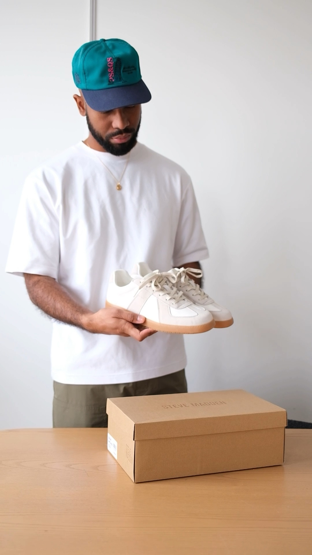 Styling the Dixon from @stevemadden 🤝🏾.
#SMPartner and @stevemaddenmens 

#LTKHoliday #LTKGiftGuide #LTKMens