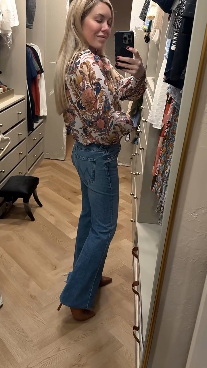 Spring outfit 
**JEANS RUN SMALL BUT HAVE A LITTLE STRETCH**
I sized down for a more loose fit - they do run on the smaller side 