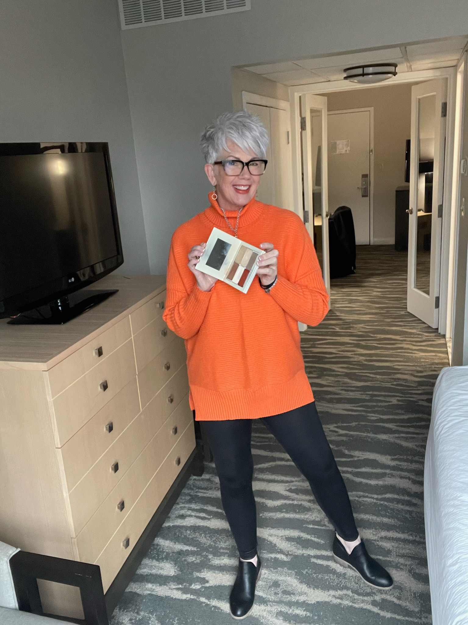 Another fun winter look to keep you warm on the cold winter days  

#LTKMidsize #LTKBeauty #LTKStyleTip