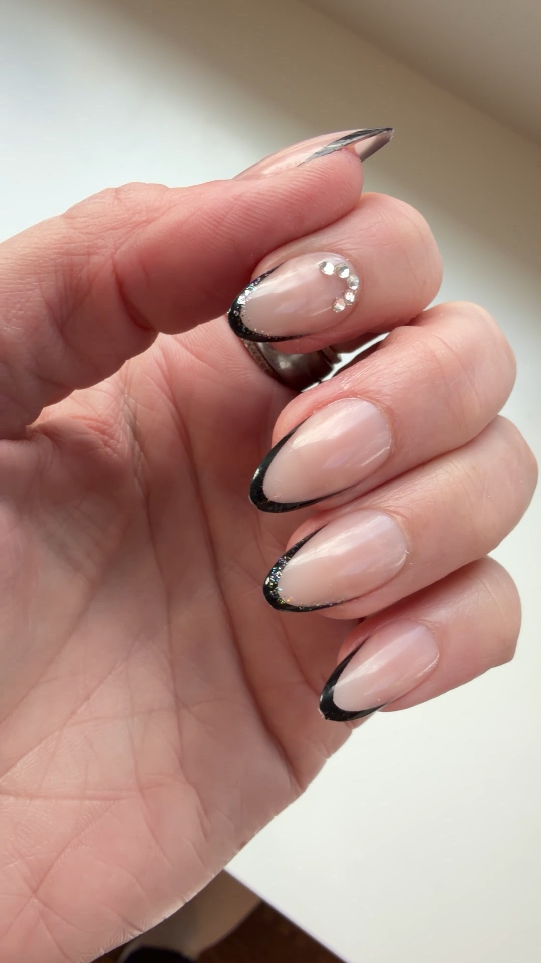 New Year’s Eve nails. Love these press on from KISS so much!

#LTKHoliday #LTKOver40 #LTKBeauty