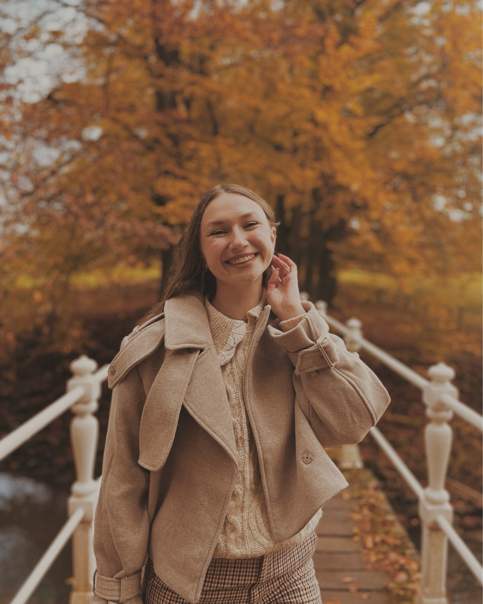 Beige jacket 
Sweater with Peter Pan collar 
Check trousers 

Light academia 
Light academia outfit 
Light academia style 
Light academia aesthetic 
Neutral outfit 
Autumn outfit 
Autumn fashion 
Autumn fashion inspo

#LTKU #LTKFindsUnder50 #LTKSeasonal