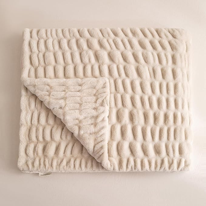 YUSOKI Luxury Double Side Faux Rabbit Fur Throw Blanket for Couch, Ultra Soft Fluffy Throw Gifts,... | Amazon (US)