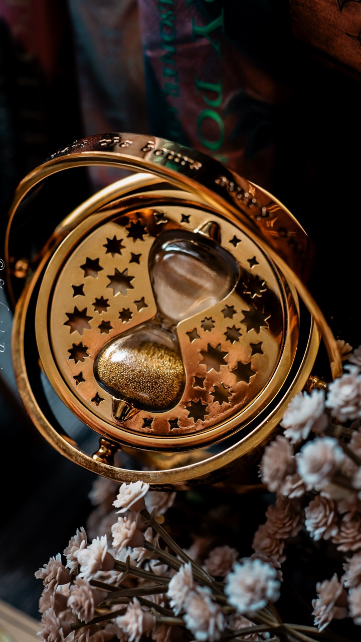 I had someone tell me my home could be a Pottery Barn Teen catalog, and I mean, probably 😂😂

The Harry Potter decor has a stronghold on me (especially when I can find it on sale!) and I also have bedding and pajamas. Hey @potterybarnteen we should collab ✊🏻

Featured here:
The Mirror of Erised
Hagrid’s Hut Terrarium 
Hogwarts Crest Book Jewelry Box
Prophecy Lamp 
Fawkes Planter 
Hedwig Lamp
Hogwarts Crest Cauldron 
Time Turner Clock 
Great Hall Mirror
Golden Egg Lamp
Hedwig Light Pendant 
Hogwarts Crest 

#harrypotter #potterybarnteen #harrypotterstyle @harrypotterstyle @harrypotter 
Harry Potter 
Hogwarts 
Wizarding World 
Gryffindor