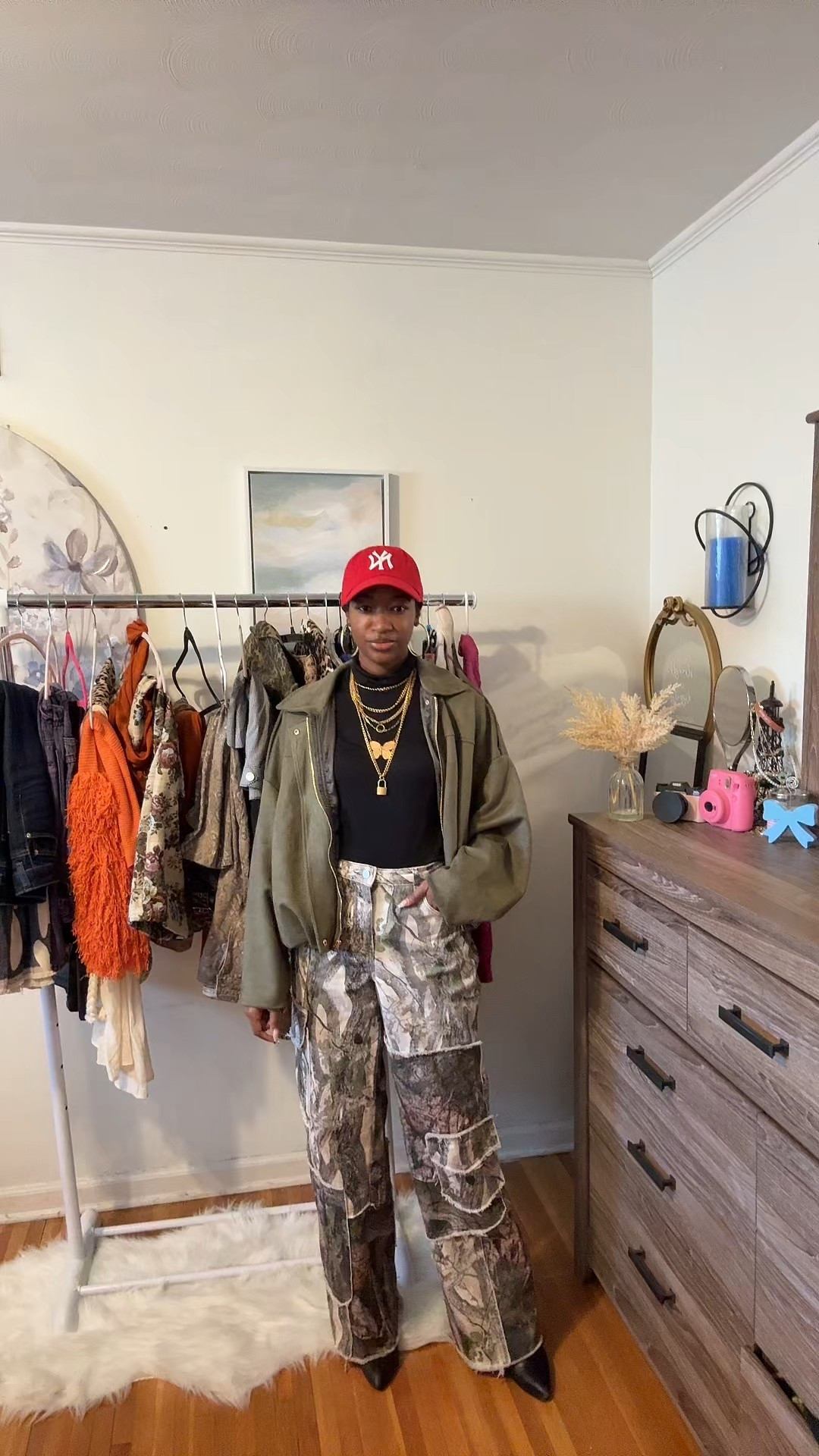 Saturday outfit of the day ❤️ Getting my
nails done, coffee and lunch date with the girls !
Hat @New York Yankees Cap
Bomber jacket: @Amazon Fashion
Jeans :@Fashion Nova Boots:@stevemadden
#styledbywelexirenee #style #OOTD

#LTKgrwm