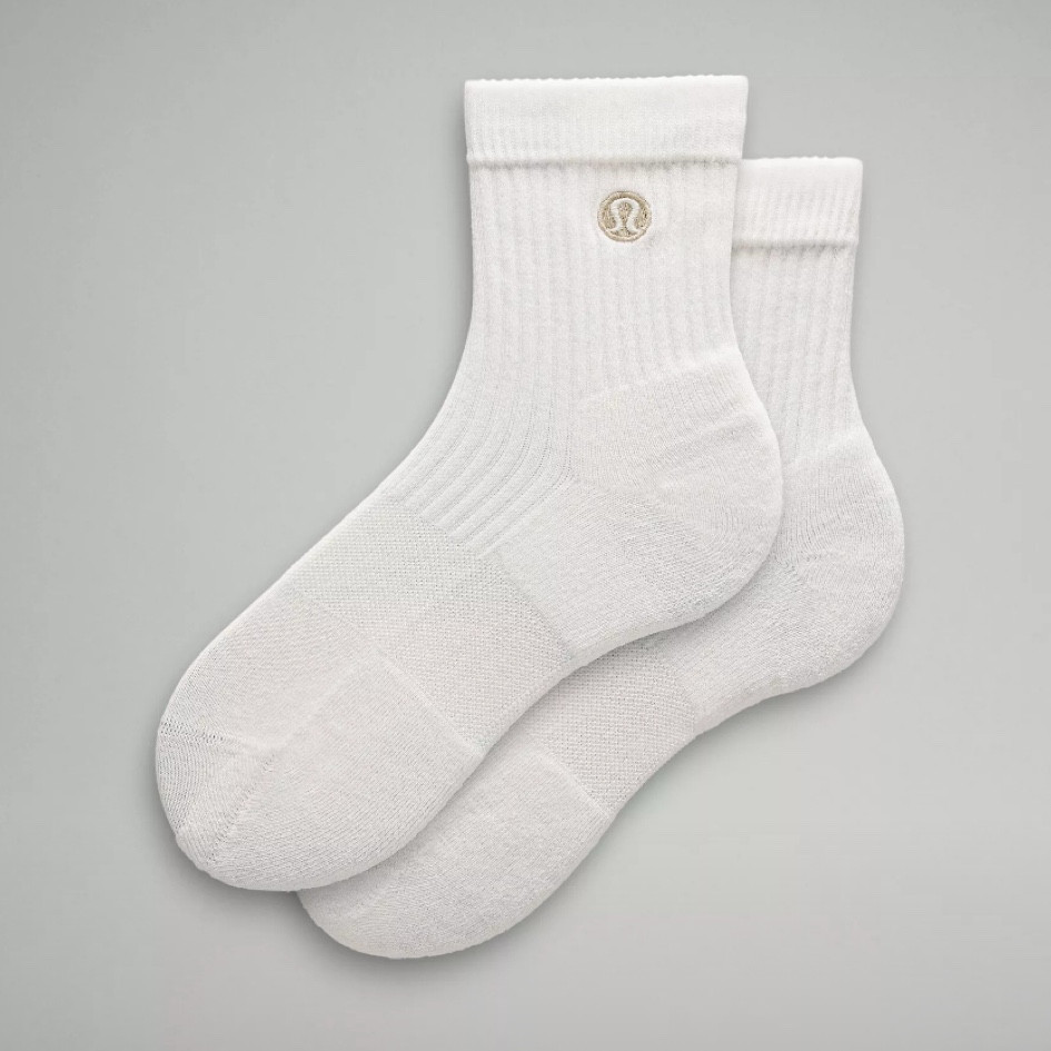 Socks in style. Warm colour/logo. Perfect for warm neutrals. #spring #autumn #lululemon

#LTKcanada