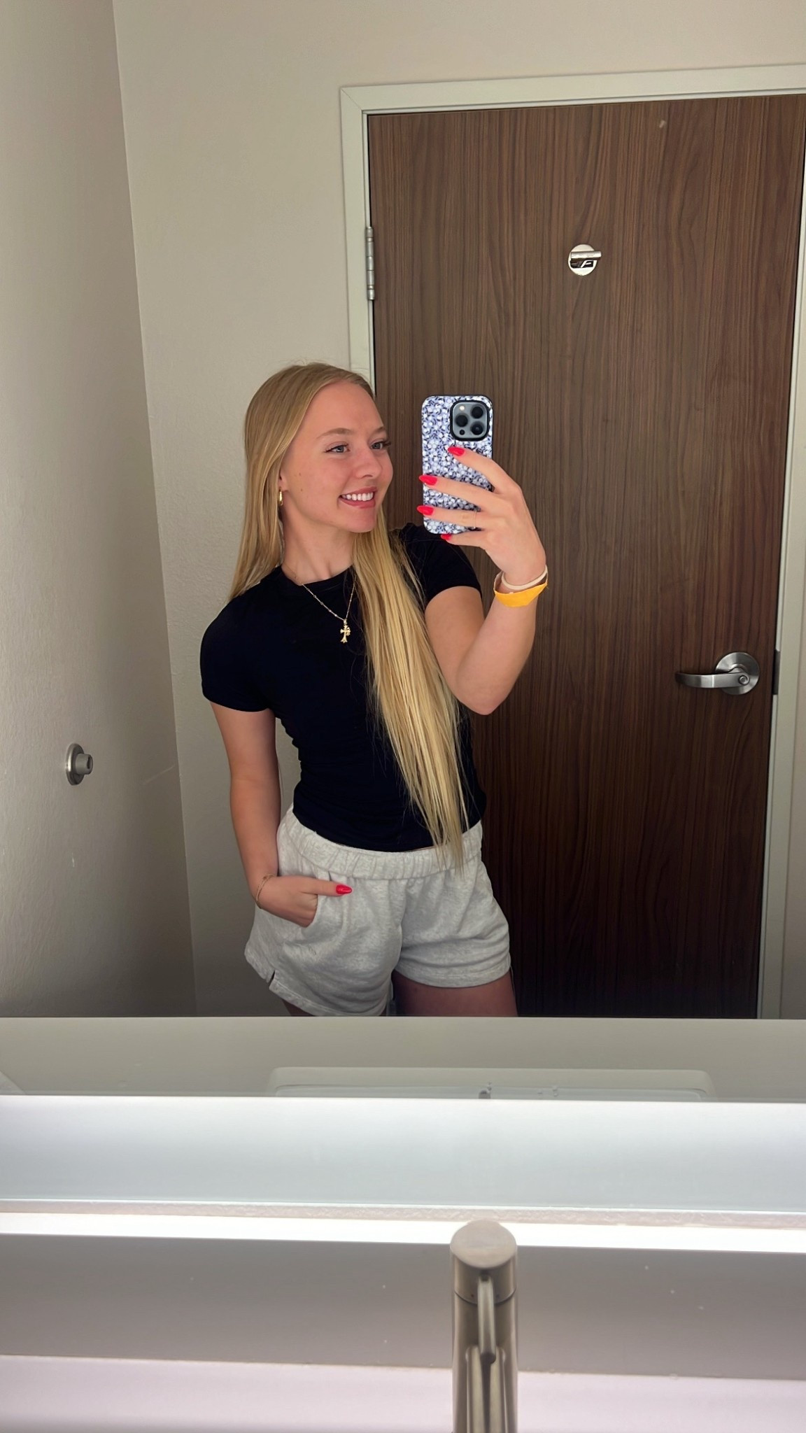 one of my favorite and most comfy basic outfits for summer 🌞🌞 

#summerootd #comfycasual #lounge #garage #basictees #amazonfinds #staplewardrobe

#LTKFindsUnder50 #LTKU #LTKStyleTip