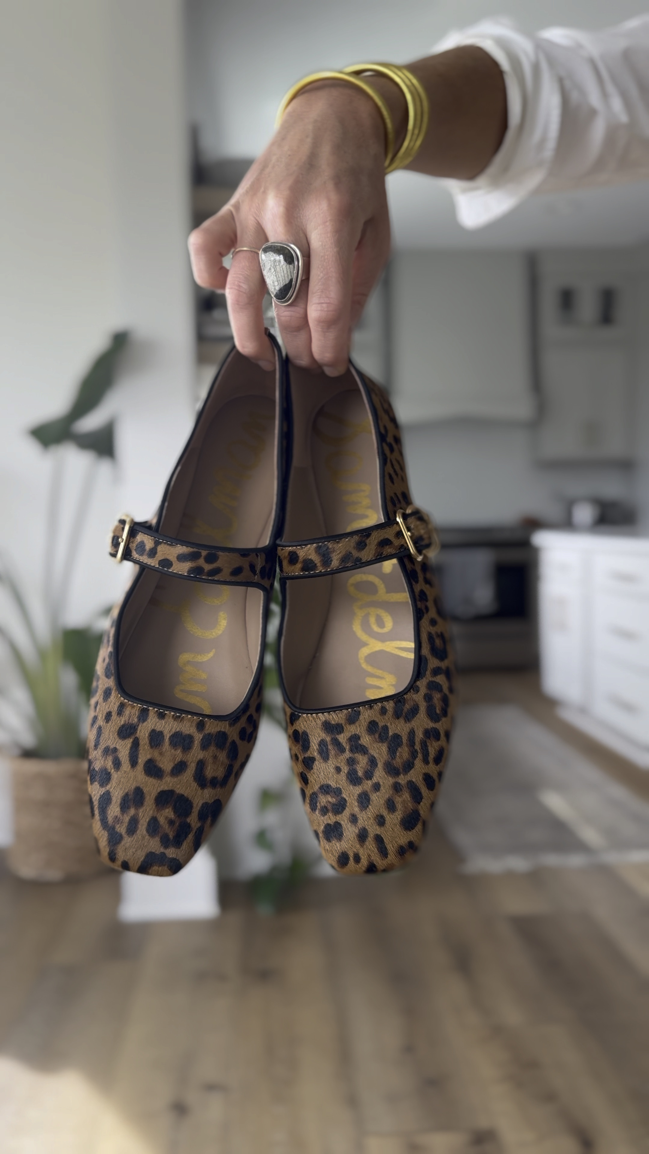 A closer look at these gorgeous statement maker Mary Jane’s! These are very comfortable & fit true to size! They are such a great flat + elevated shoe option for fall👏🏻

#LTKOver40 #LTKShoeCrush #LTKSeasonal