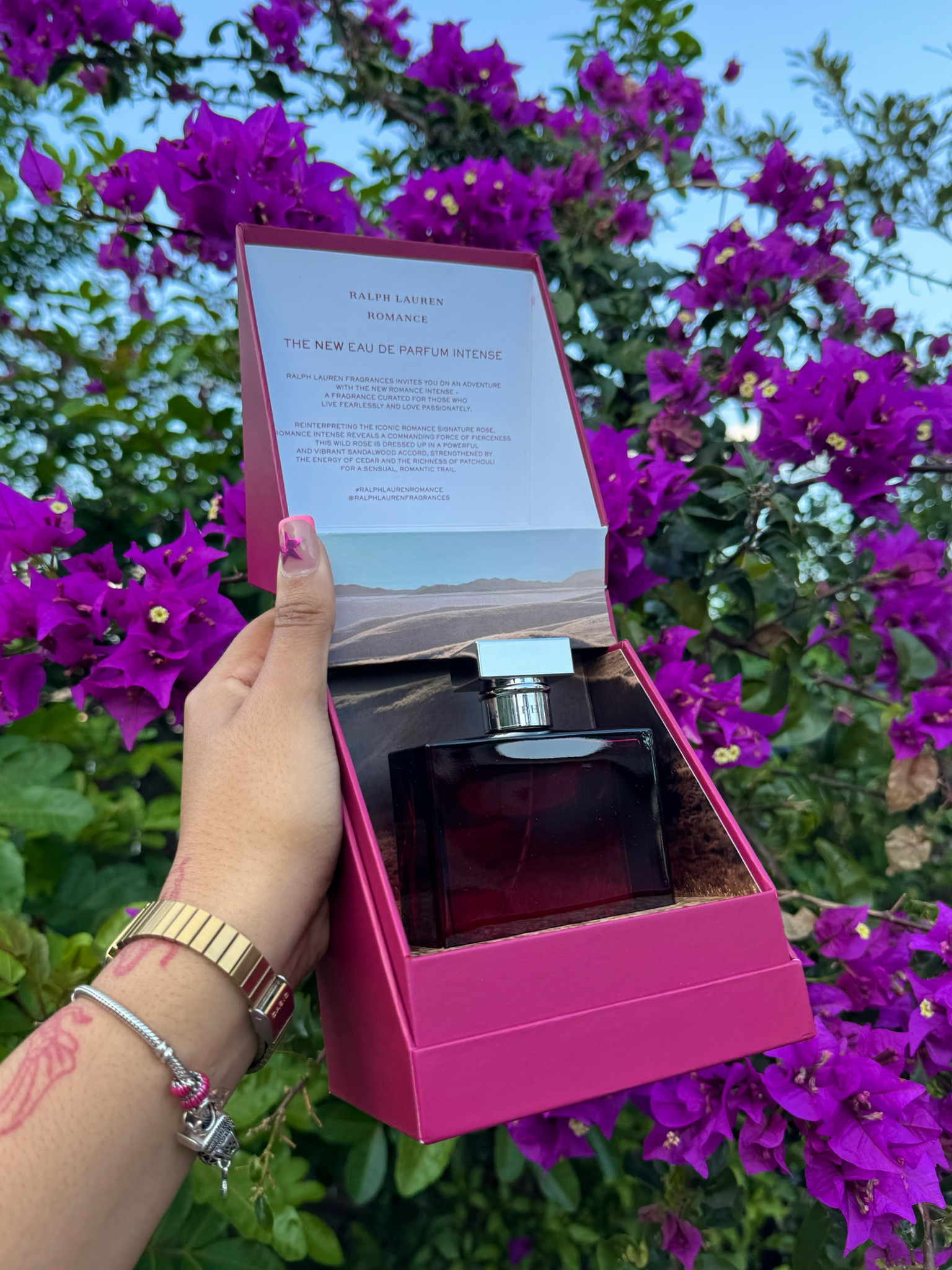 A fresh but intense fragrance, smells delicious! Notes: woody, floral, rose, patchouli, sandalwood 

#LTKbeauty #LTKGiftGuide