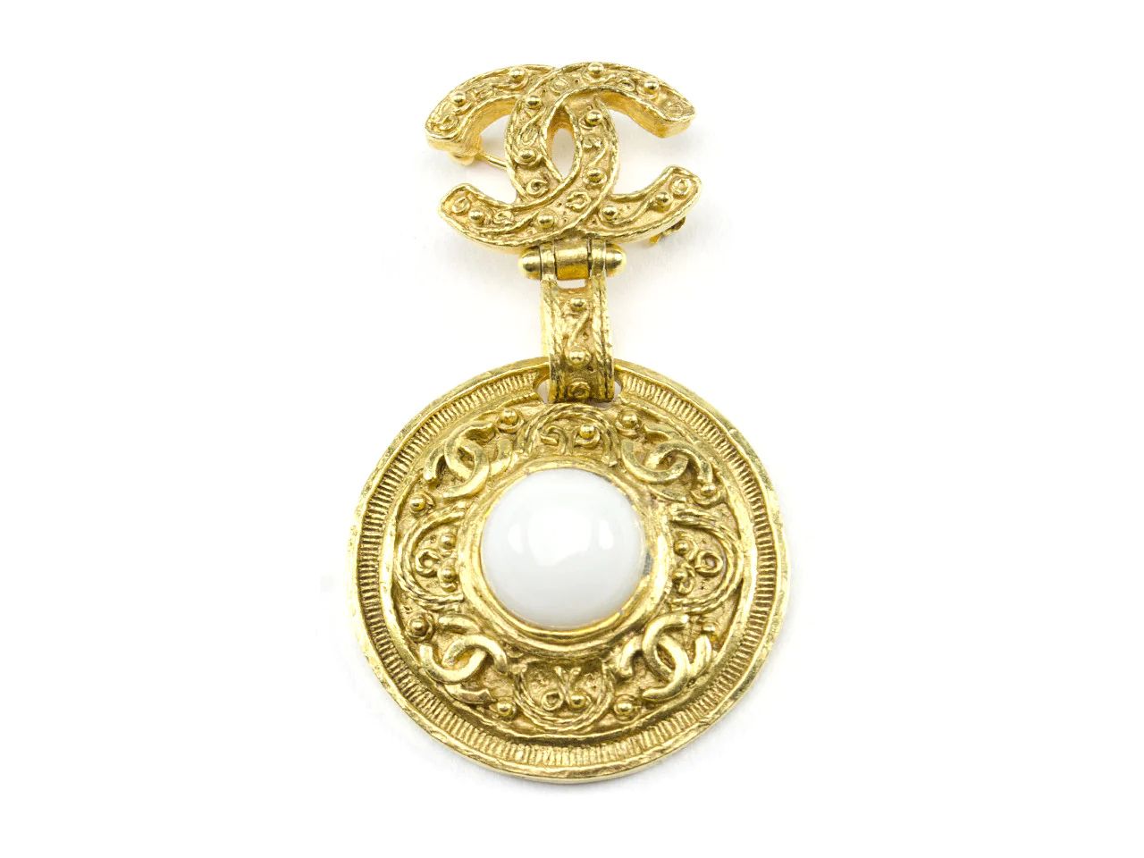 Chanel 94A Round CC Brooch | Designer-Vault