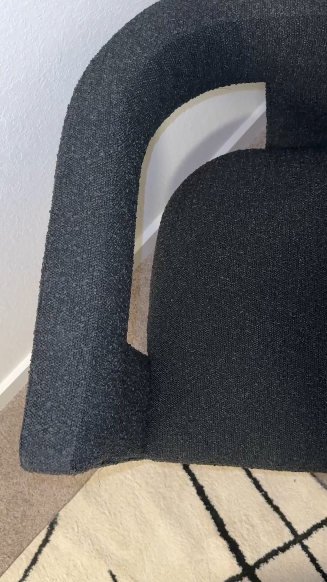 Everyone needs a simple accent chair to compliment any guest room! Checkout some of my favs! 

#LTKHome