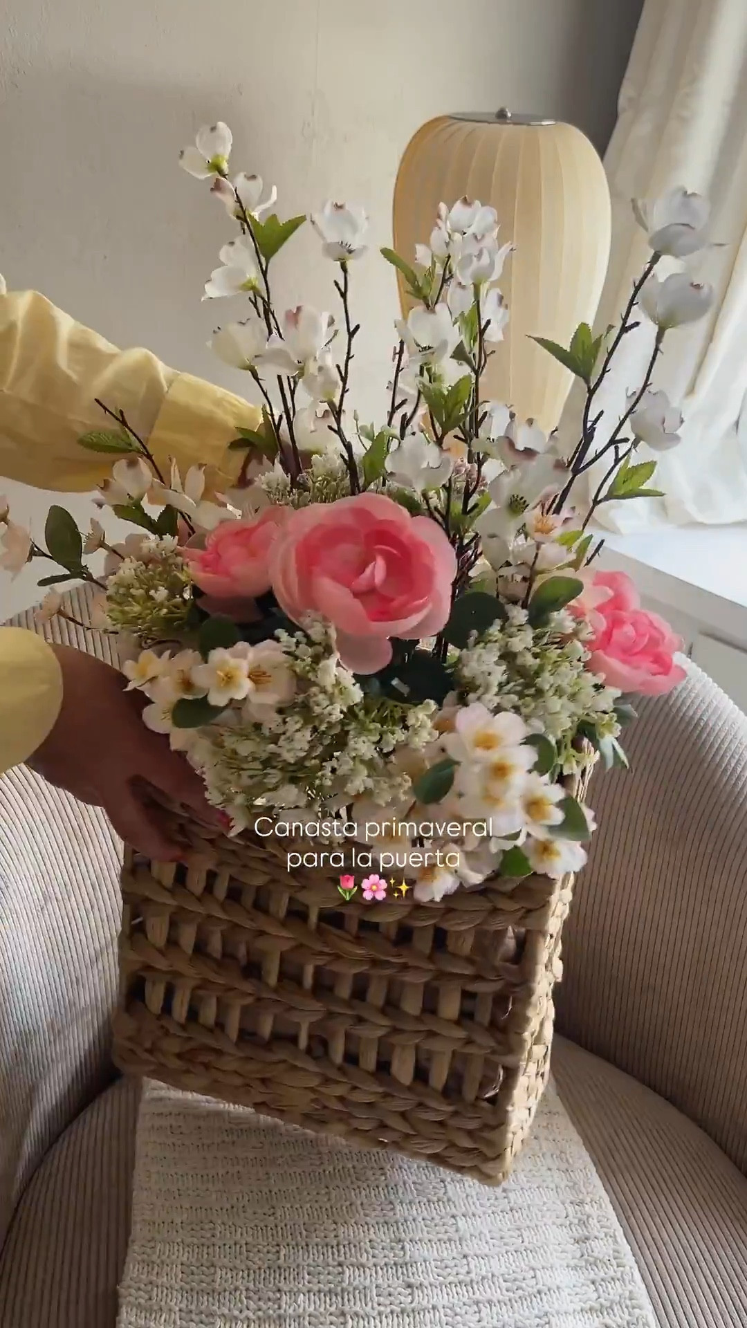 Canasta primaveral para la puerta 🌷🌸✨

Spring door basket idea 🌷🌸✨

Sigueme para mas inspo decor ✨


#LTKspring #LTKHome #LTKSeasonal