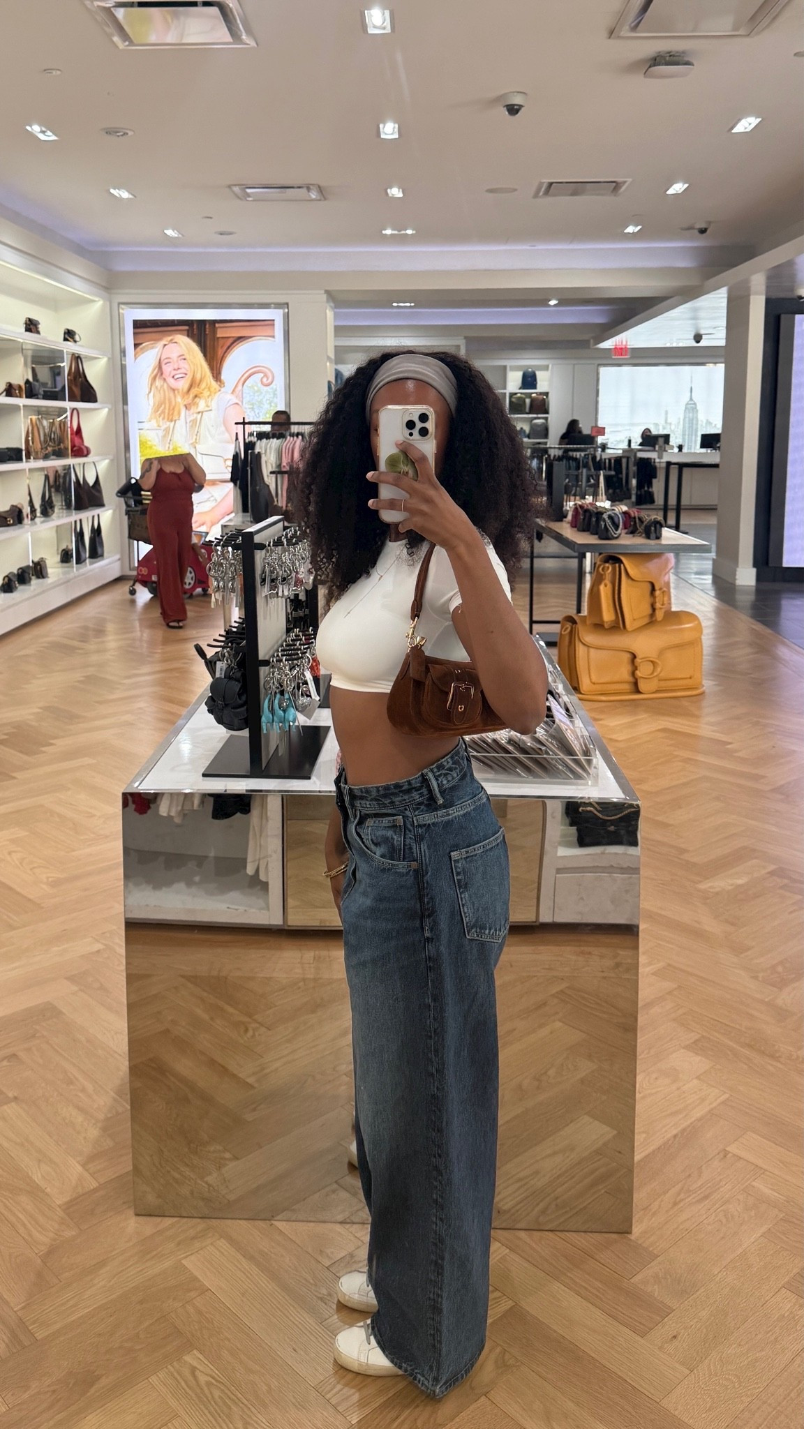 Casual outfit.

wearing a 29 in the jeans.