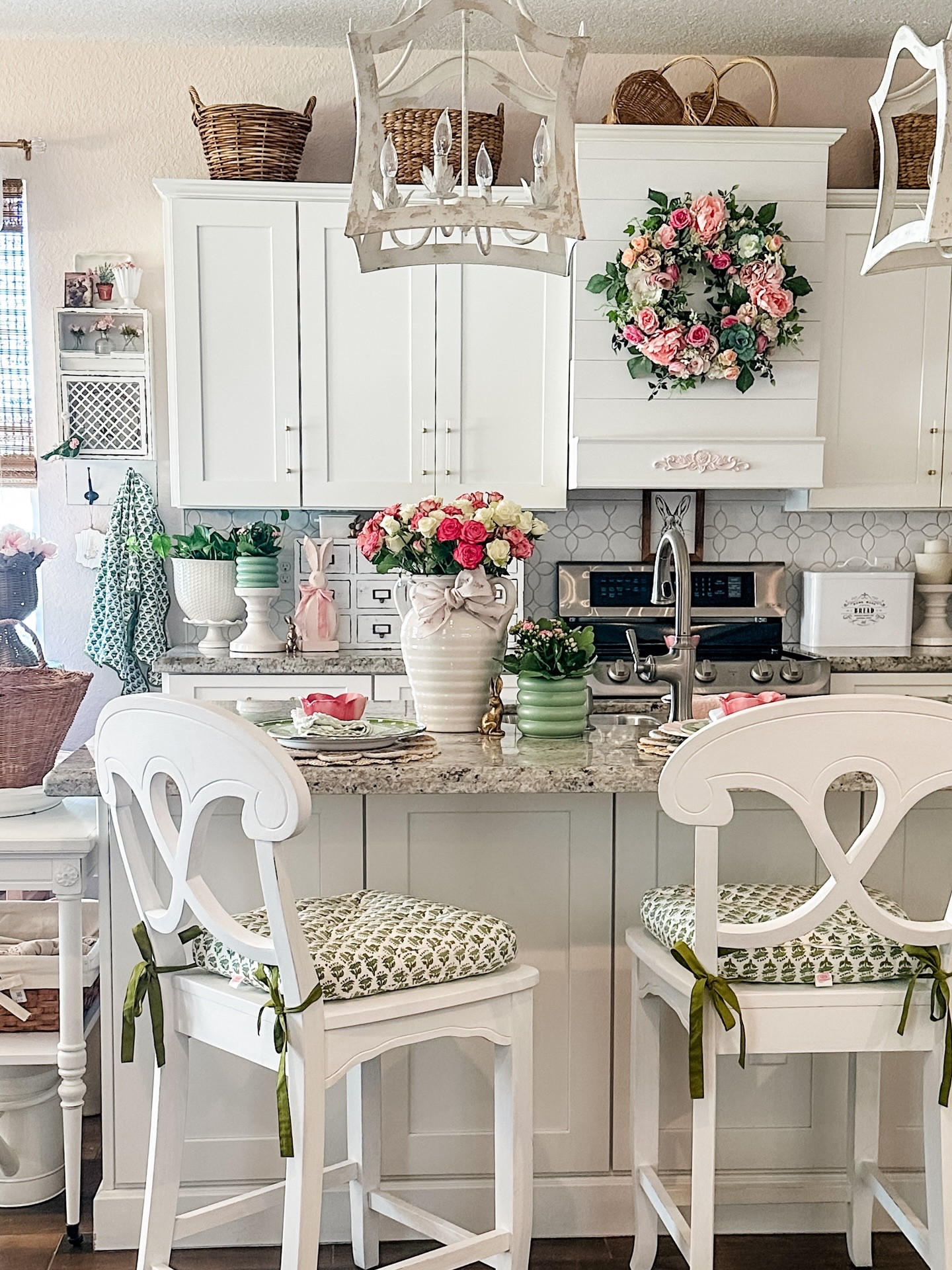 🍃🩷Hey friends, sharing some kitchen views. I added some green to my pink recently with the beautiful block print cushions and towels. From @cottonprintclub 
The chair cushions are out of stock, but the beautiful block print is available in pillow covers, tablecloths and towels. Link in stories today. 

Sending you good vibes for a lovely day! 🍃🩷

#blockprint #cottonprintclub #farmhousekitchen