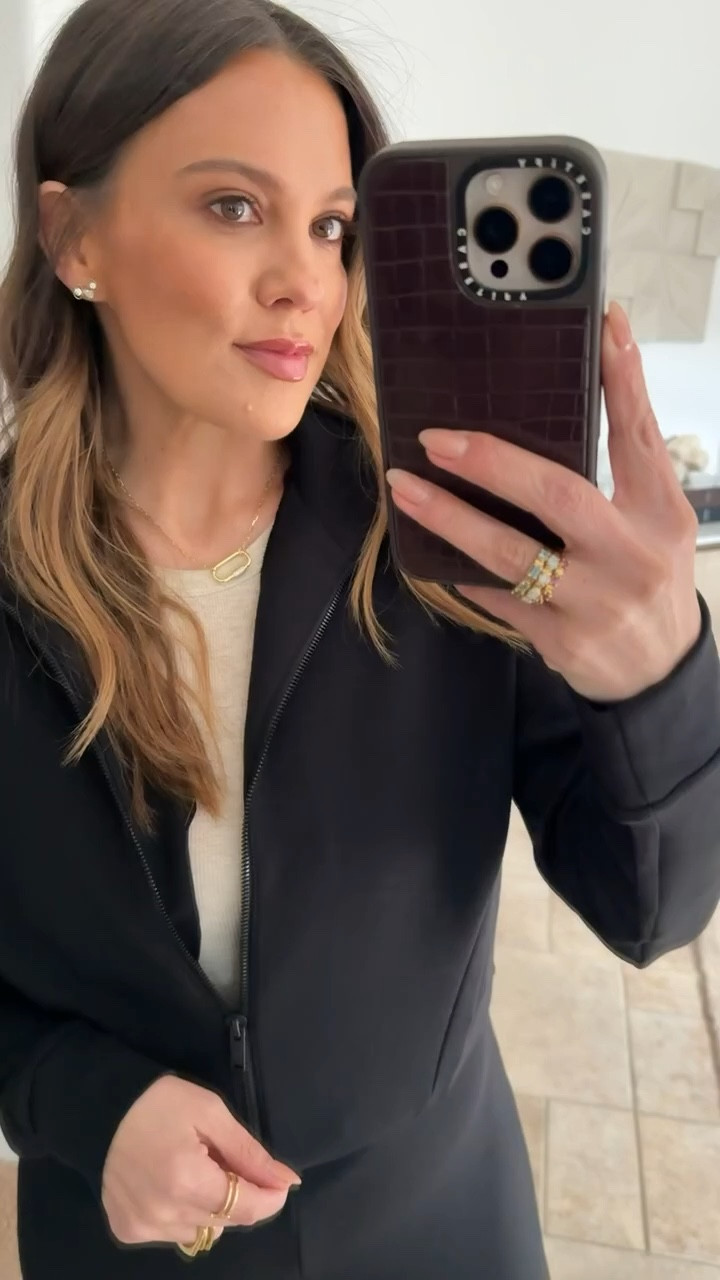 The easiest and comfiest everyday outfit!! Get this look 20% off exclusively through the LTK app! 

SPANX, LTK spring sale, ootd, loungewear, women’s lounge set (FB)