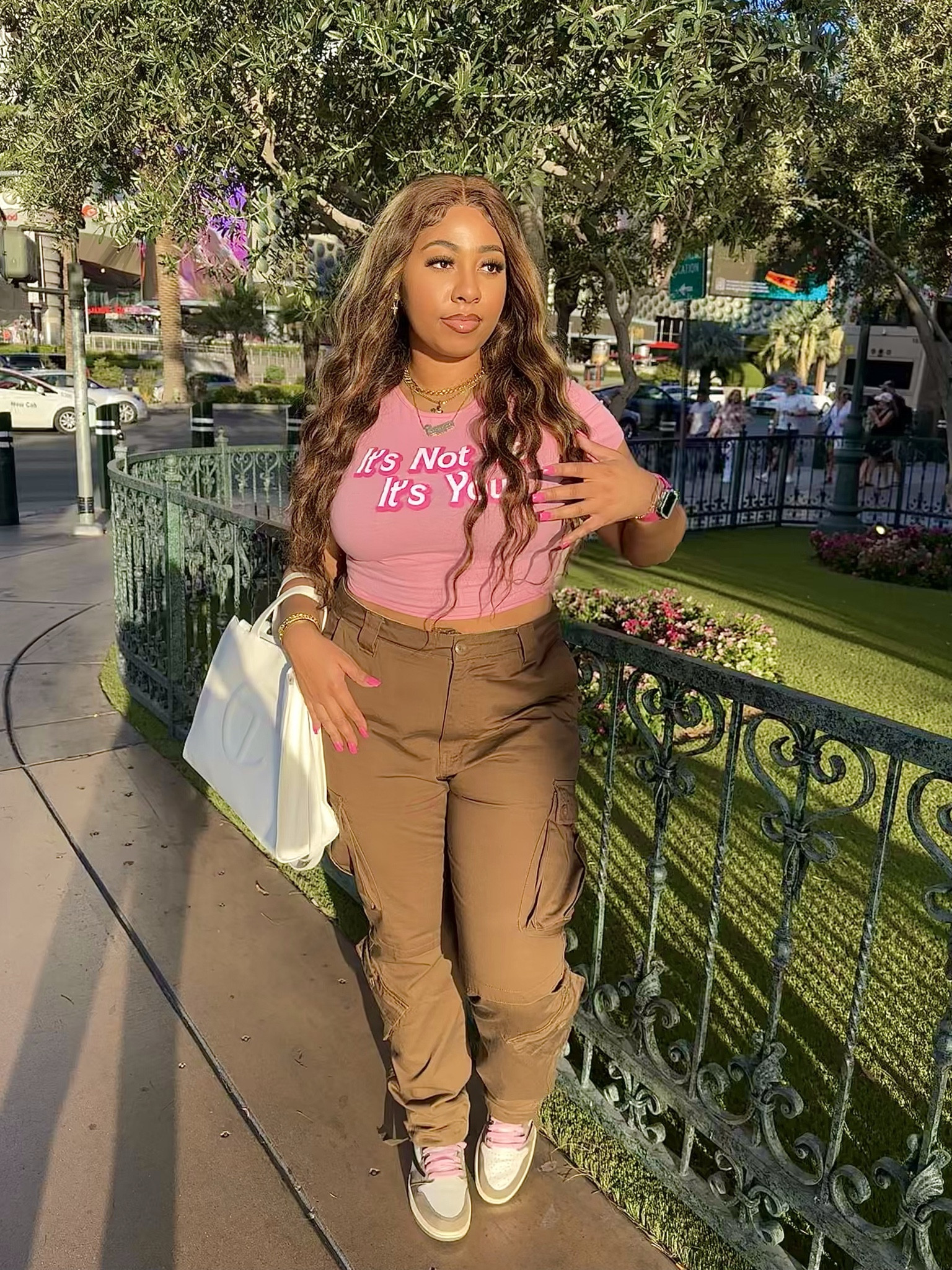 I love a good brown & pink color combo! These are my fav cargo pants from Amazon 💓🫶🏽 #outfitinpso #fashioninfluencer 


#LTKstyletip #LTKmidsize #LTKfindsunder50