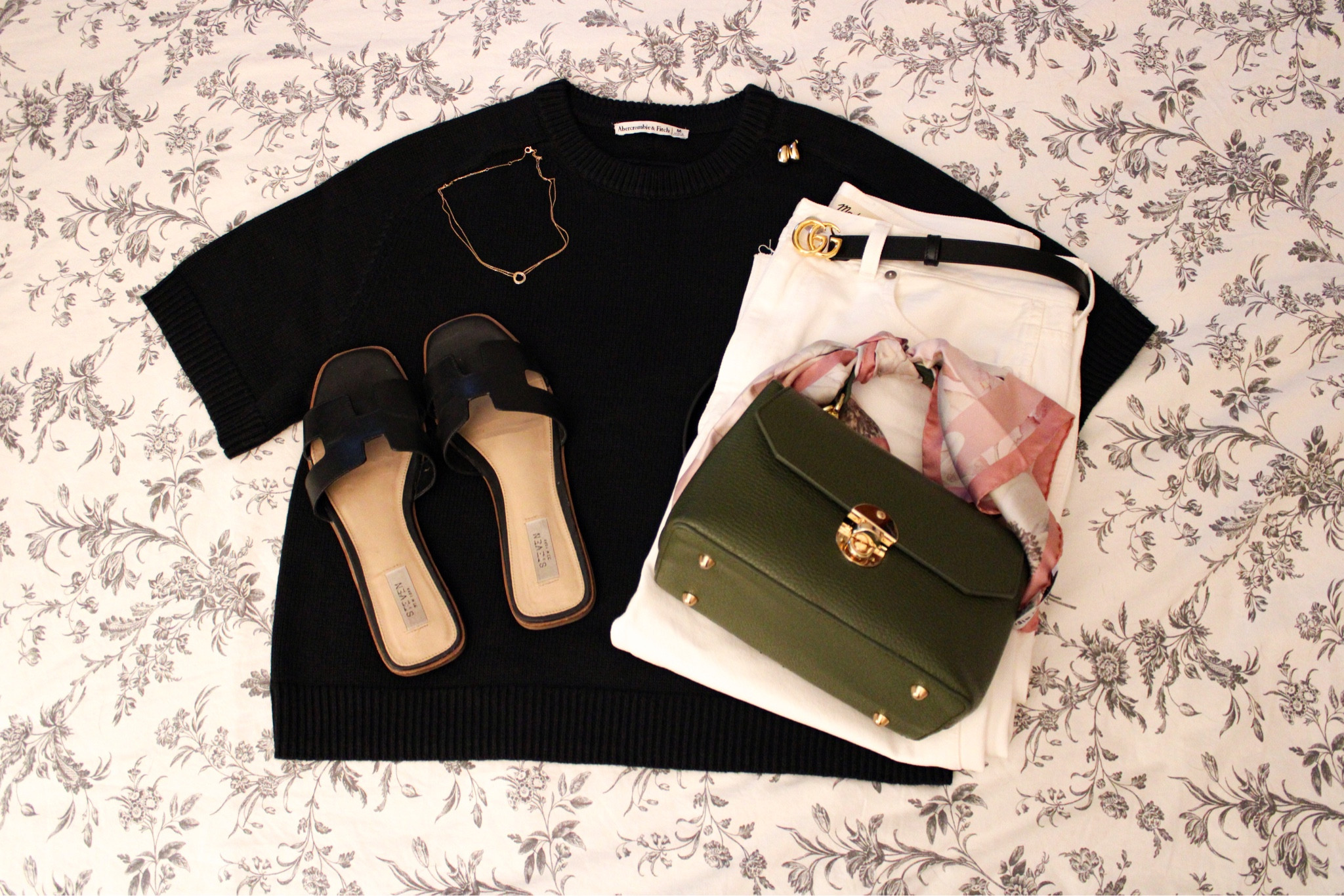 Fall outfits that you can wear right now.

Being in the office all day with the air conditioning blasting, always makes me want to layer for the day especially in August. 

This outfit is perfect for the weather now but helps you get in the mood for fall.

#LTKSeasonal #LTKBacktoSchool #LTKMidsize