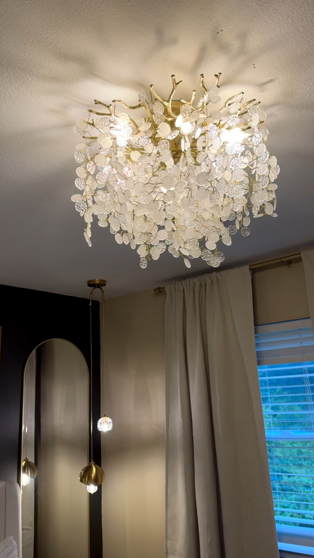 Added these beautiful lights to my daughter’s bedroom makeover

#LTKHome #LTKSaleAlert