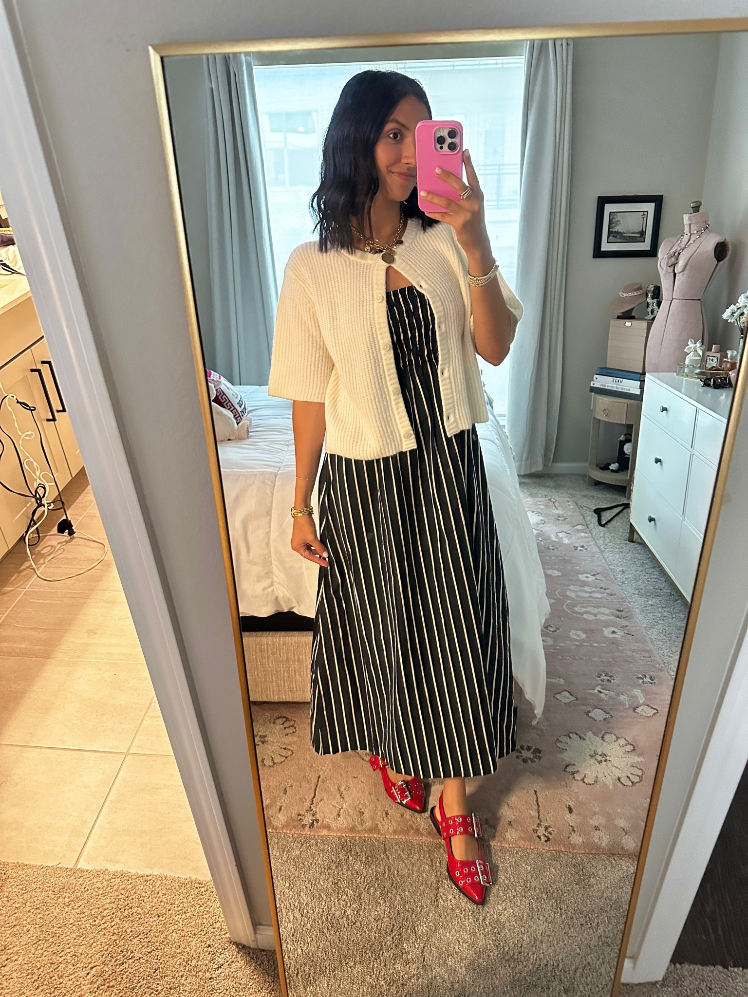 Aerie Shortsleeved Sweater!! Great for the summer when it gets chilly inside! 

Also a perfect Daily Drills dupe for much less!!🤍🤍