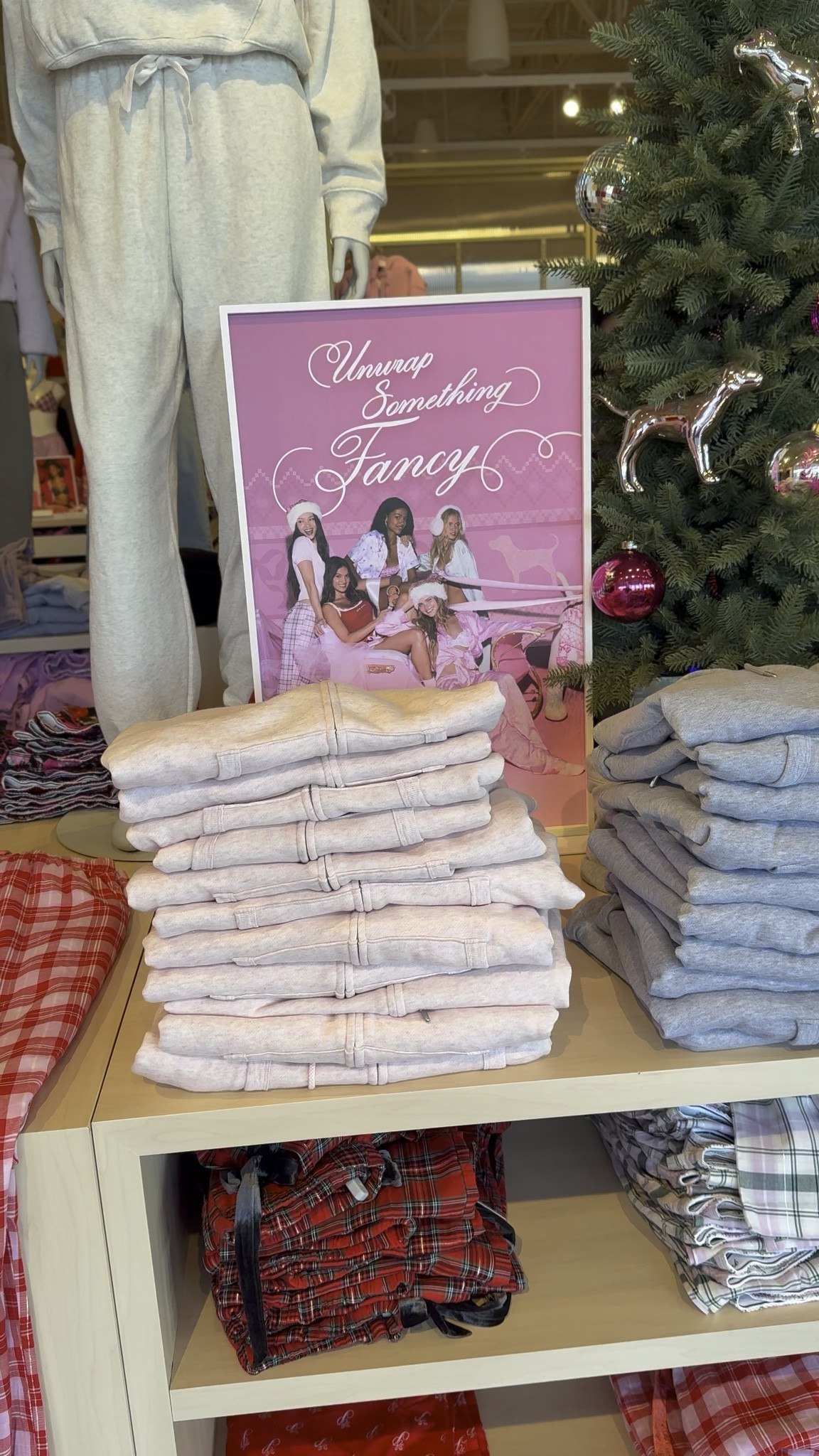 If you’re still checking names off your Christmas list… I got you 🎄✨
These last-minute gifts are practical, cute, and things people actually love to receive.
Everything is linked on LTK so you can shop once and be DONE.

#lastminutegifts #holidaygifts #christmasideas #giftguide #LTKholiday #LTKfinds #LTKsale #shoppingfavorites #onlineshopping #christmasshopping #giftinspo #ShoppingWithPriiincesss #Atlantamom #AtlantaCreator #Atlantacontentcreators

#LTKHoliday #LTKGiftGuide #LTKgrwm